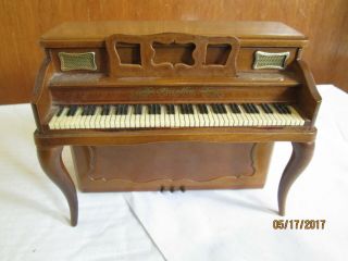 Piano Am Transistor Radio With Bench