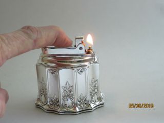Vintage Ronson Colonial Silver Plated Table Lighter