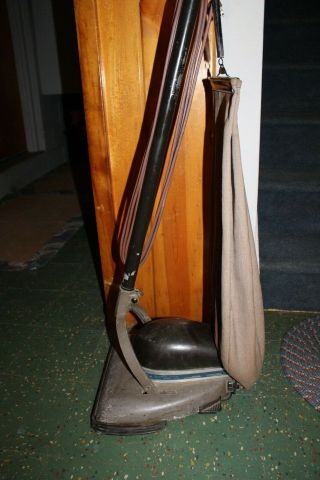 vintage antique hoover upright metal vacuum cleaner model 150 2 speed 1930 ' s era 7