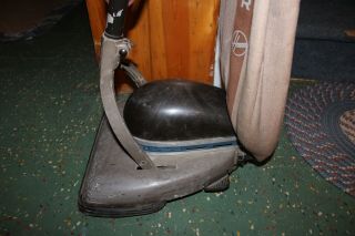 vintage antique hoover upright metal vacuum cleaner model 150 2 speed 1930 ' s era 8