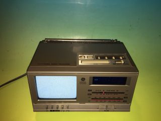 Vintage 1985 Ge 7 - 7225a Am/fm Clock Radio Television Combination Work