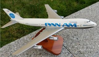 Pan Am Boeing 747 - 200 Toys and Models Corp with stand 200th scale 2
