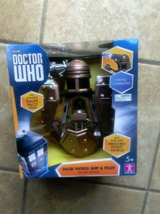 Doctor Who - Dalek Patrol Ship & Pilot Deluxe Vehicle With Pop Off Armor Panels