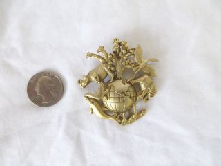 Vintage Gold - Tone Ajc Metal Pin Brooch Animals On The World Globe