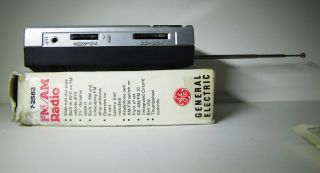 Vintage General Electric GE Portable Handheld AM/FM RADIO 7 - 2582 Old Stock 5