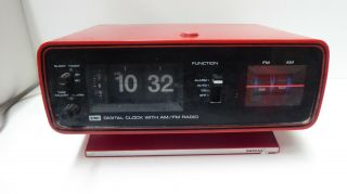 Emi Gemini Flip Clock Radio - Retro Vintage Red Plastic