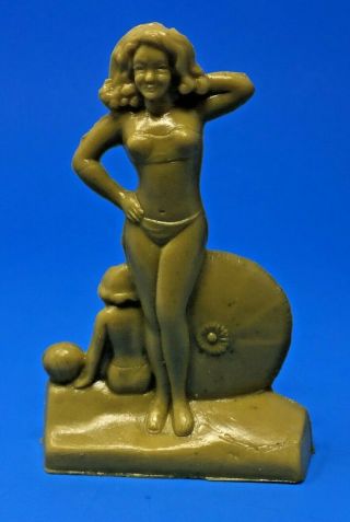 Mold A Rama Woman On Beach No Markings Moldville Version In Olive (m9)