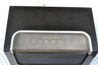 Vintage Mid Century 1952 RCA 2 - X - 6 Tube Radio 3