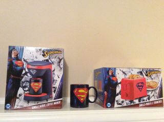 Superman 2 Slice Toaster and Coffee Maker with two coffee Mugs,  Par Select. 2