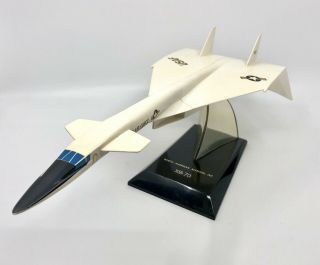 Topping North American Xb - 70 Valkyrie Aircraft Model / Precise / Contractor