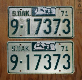 1971 South Dakota Mount Rushmore License Plate Pair / Set