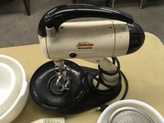 Vintage SUNBEAM AUTOMATIC MIXMASTER MODEL 9 With 2 Bowls,  Beaters & Juicer 2