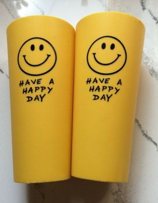 2 Vtg.  Yellow 1970s Have A Happy Day Smiley Face Plastic Cups Tumblers Glasses