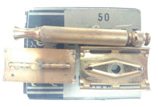 VINTAGE 3 PIECE 1939 GILLETTE TECH SAFETY RAZOR w/ vintage blade box and blades 2