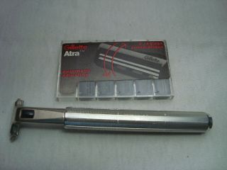 GILLETTE Atra (Contour) vintage metal razor in case w/5 cartridges 160 4