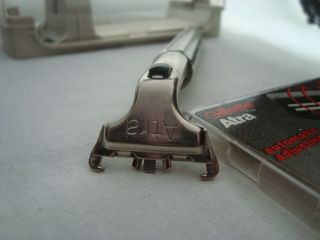 GILLETTE Atra (Contour) vintage metal razor in case w/5 cartridges 160 5