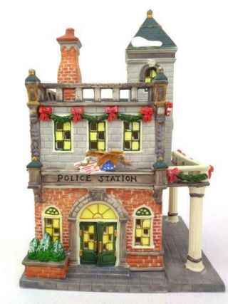 2002 Deluxe Christmas Village Police Station O 