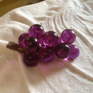 Vintage Mid Century Modern Lucite Purple grape Cluster 2