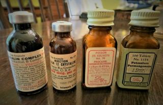 4 Small Vintage Eli Lilly Items 2 Bottles 2 Ampoules