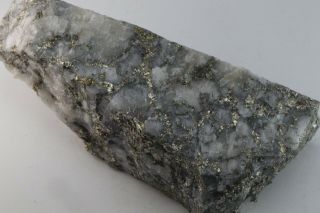 600g rare gold ore quartz specimen R2219 2