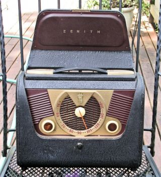 Antique 1950 Zenith Model H503y Am Portable Ac/dc Tube Radio - Good Cond/works