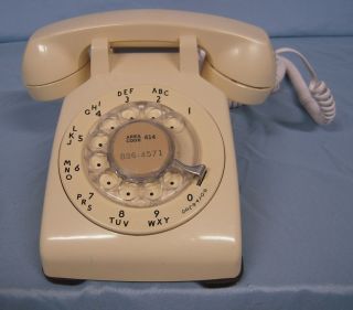 " Bell System Western Electric " Rotary Telephone Cream Color.  Volume Control.