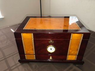 Humidor Multicolored With Bottom Drawer - Holds 50 Cigars.  Great