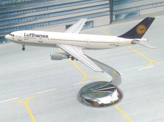 Lufthansa German Airlines Airbus A - 300 D - Aiap 1/400 Scale Model Aeroclassics