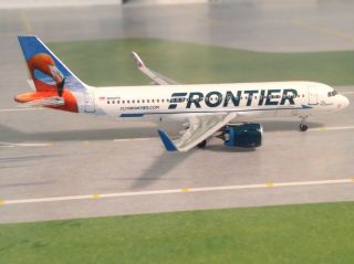 Frontier Airlines Airbus A - 320 N302fr 1/400 Scale Airplane Model Aeroclassics