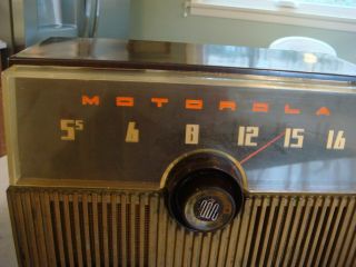 Vintage 1952 MOTOROLA 52H11U TUBE RADIO w/Gold Grill Mid Century Design 2