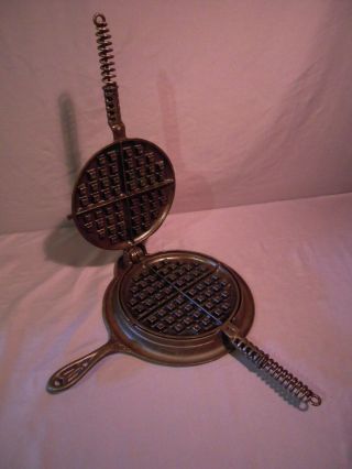Restored Griswold Puritan Cast Iron American 8 Waffle Iron & Base Patent 1908