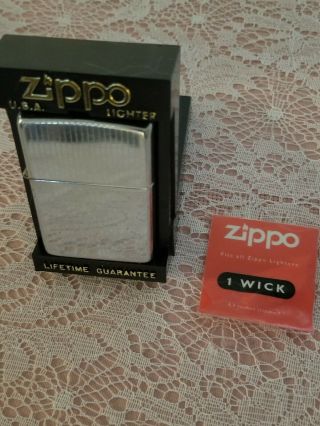Zippo Full Size High Polish Chrome Vertical Lined Classic Windproof Lighter