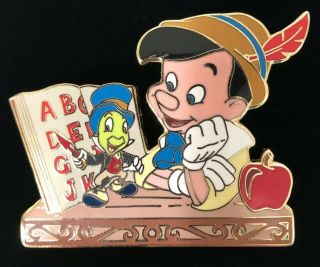 Disney Jumbo Le 100 Pinocchio Jiminy School Book Teacher Pin Rare Htf