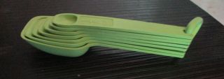Tupperware Vintage Lime Green Nesting Set Of 7 Measuring Spoons With Ring Holder
