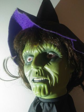 Gemmy Talking Screaming Green Witch Head W Cape Wall Or Door Hanger Halloween 