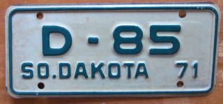 South Dakota 1971 Motorcycle Dealer License Plate Quality D - 85