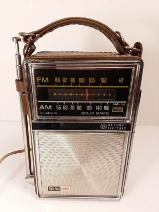Vintage Ge Two - Way Power Am Fm Portable Transistor Radio P977b