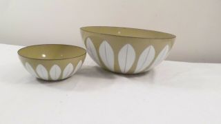 2 Vintage Catherine Holm Avocado Green Enamelware Mixing Bowls