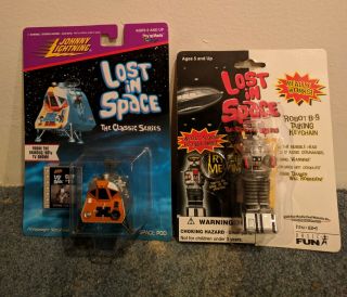 Lost In Space B9 Robot Keychain & Johnny Lightning Space Pod Die Cast Classic