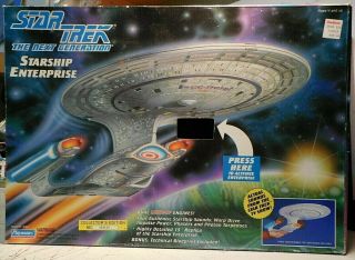 Star Trek Next Generation Starship Enterprise - Playmates No.  6102 1992 Nib