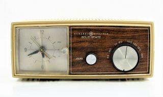 General Electric Solid State Clock Am Radio 1960 