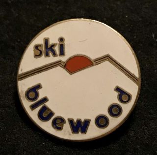 Ski Bluewood Skiing Pin Badge Washington Resort Travel Resort Souvenir