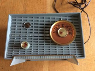 Vintage Rca Victor Model 8 - X - 5h Tabletop Tube Radio