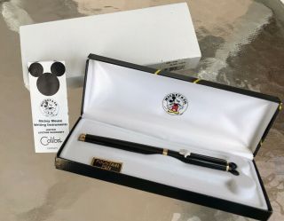 Mickey & Co Black Lacquer & Gold - Tone Fountain Pen W/mickey Ears & Clip Hand - Euc