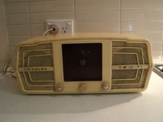 Kriesler Twin - Fi Bakelite Radio 1955