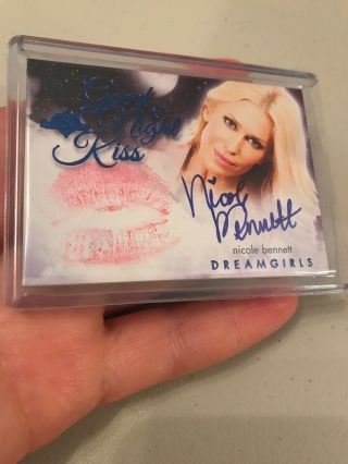 2016 Benchwarmer Dream Girls Good Night Kiss Card Autograph Nicole Bennett 1/2