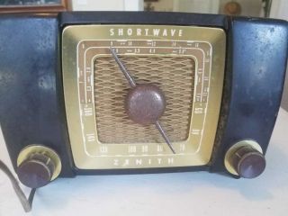 1951 Vintage Zenith Tube Radio Model H517
