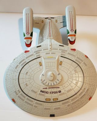 1992 Star Trek Tng Uss Enterprise Ncc - 1701 - D.  Playmates.  Starship.  Pre - Owned.