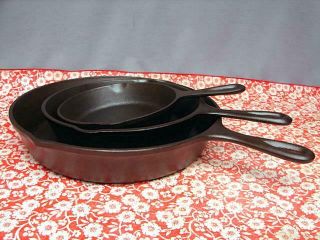 Vtg Lodge Cast Iron Skillet Set 3,  5,  And 8 With 3 - Notch Heat Rings Restored