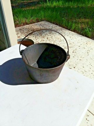 Vintage Rustic No 8 Cast Iron Pot With Metal Handle Camping Cookout Etc.  Usa